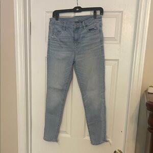American Eagle Outfitters Women's Light Blue Skinny Jeans - Size 10 SHORT